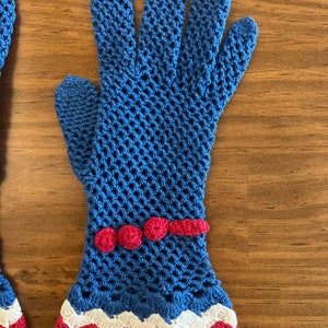 Rare 1930s red white and blue crochet gloves museum Quality image 2