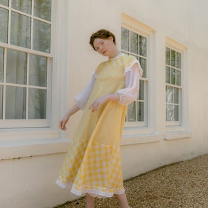 RARE C. 1970s Gina Fratini gingham yellow and eyelet picnic dress English vintage image 2