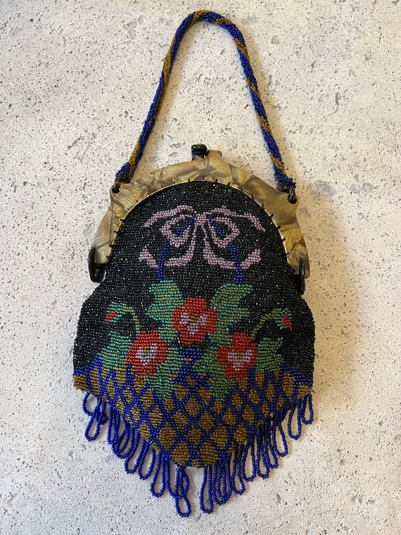 Rare 1920s large glass beaded bag with Bakelite ha