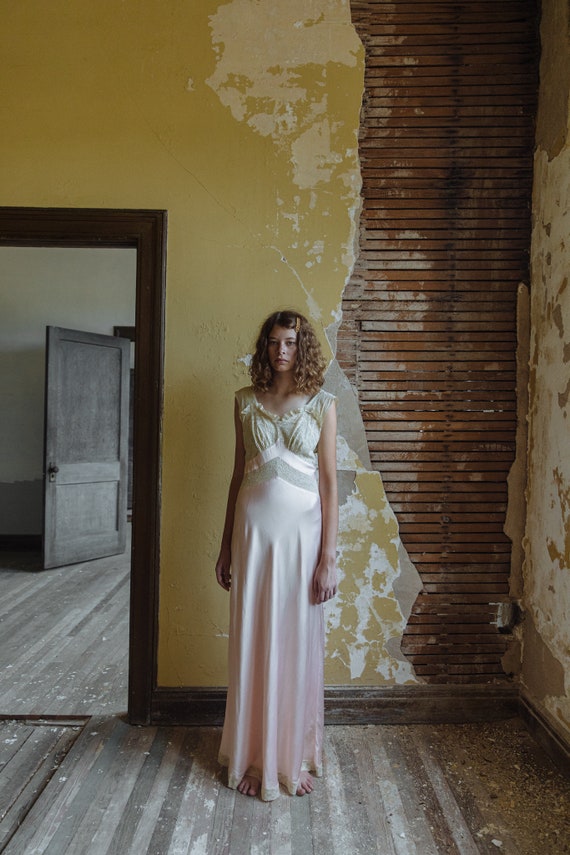 rebecca vallance lace dress Rebecca Vallance main image 1