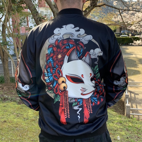 Veste de tatouage Kitsune - un beau masque esprit renard japonais, illustration originale dans un style de tatouage traditionnel japonais