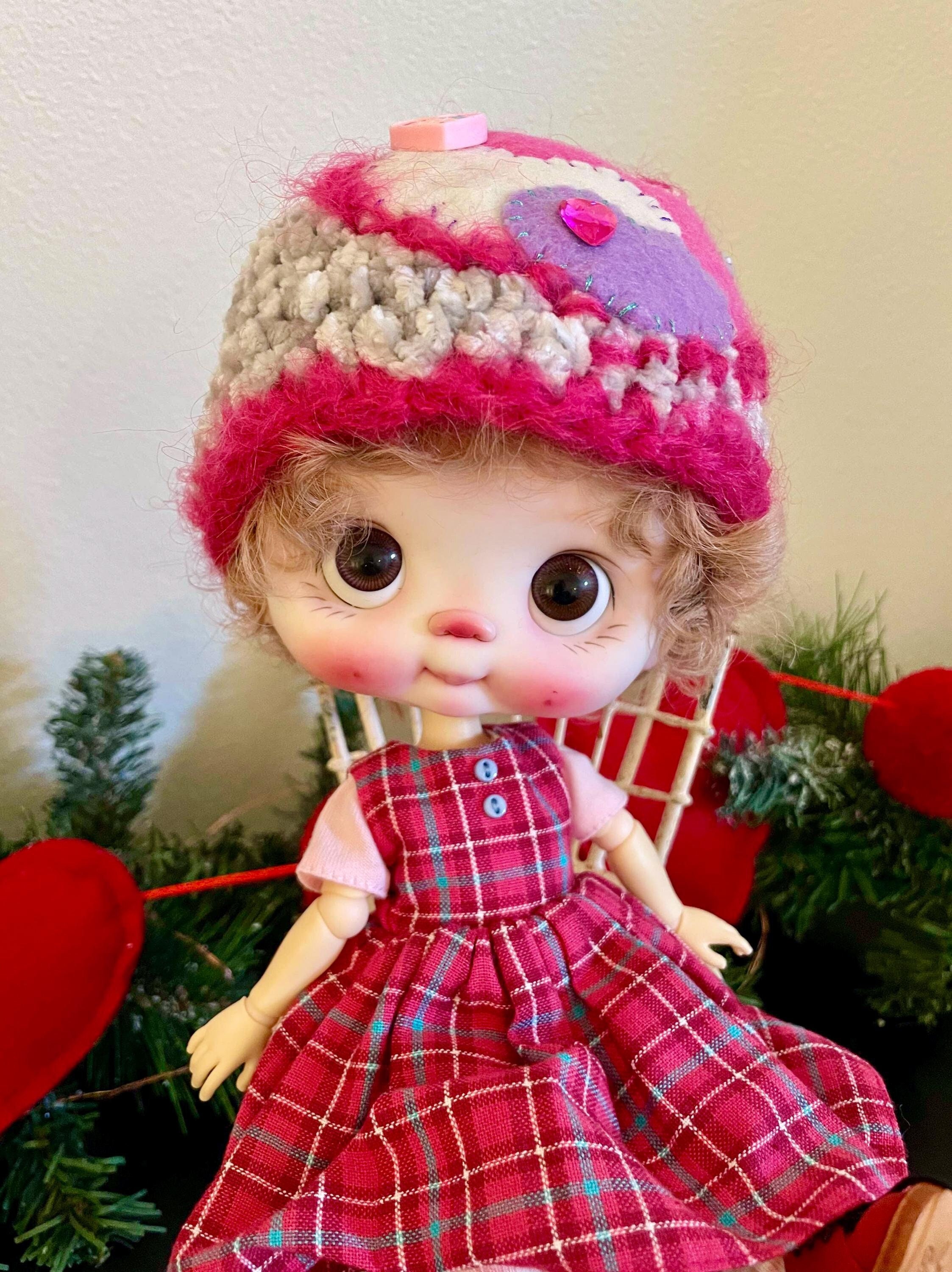 Valentines Hat for Blythe, Blythe Helmet, Heart Blythe Hat, Valentines Day Helmet for Blythe Dolls, Custom Blythe Doll