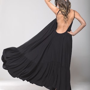 Open Back Maxi Kleid, schwarzes Sommerkleid, Oversize Strandkleid, fließendes rückenfreies Kleid, Vintage inspiriertes Plus Size Kleid, Boho Kleid Schwarz