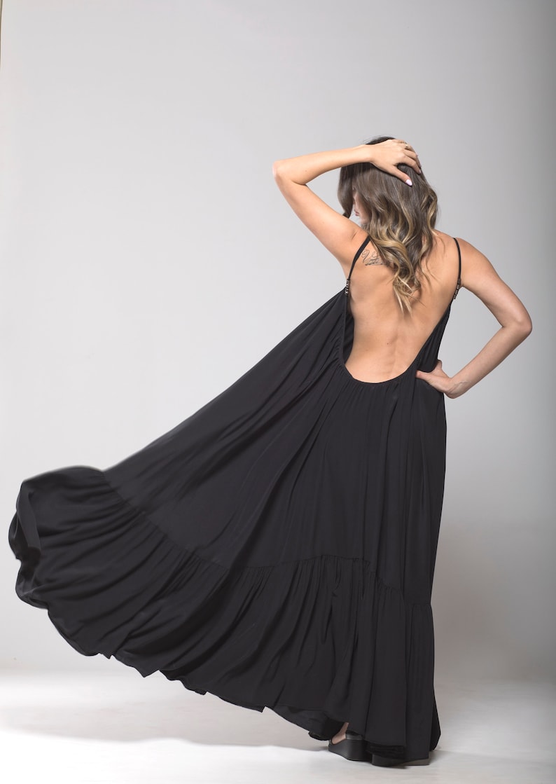 Open Back Maxi Kleid, schwarzes Sommerkleid, Oversize Strandkleid, fließendes rückenfreies Kleid, Vintage inspiriertes Plus Size Kleid, Boho Kleid Schwarz