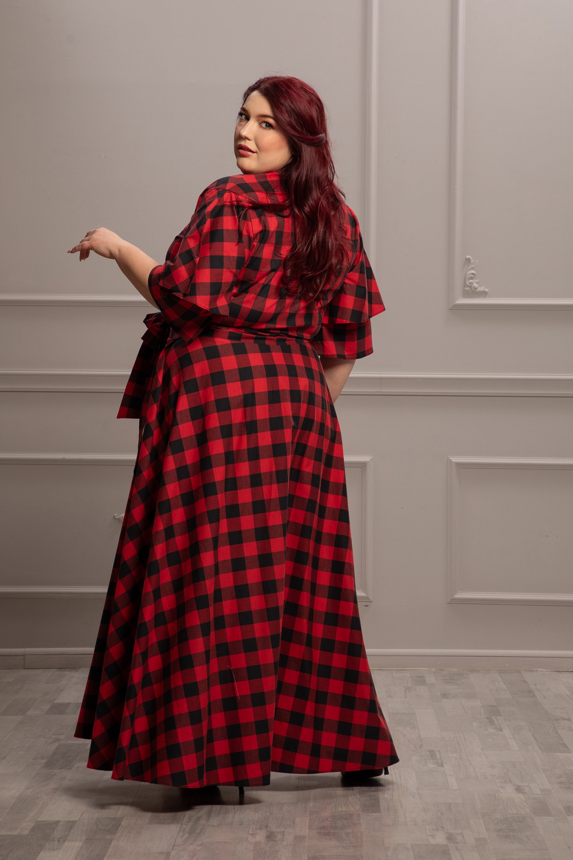 Robe LMV 'Tartan' Taille 34/36 Neuve Sans étiquette - Noir, Manches Longues, Genoux
