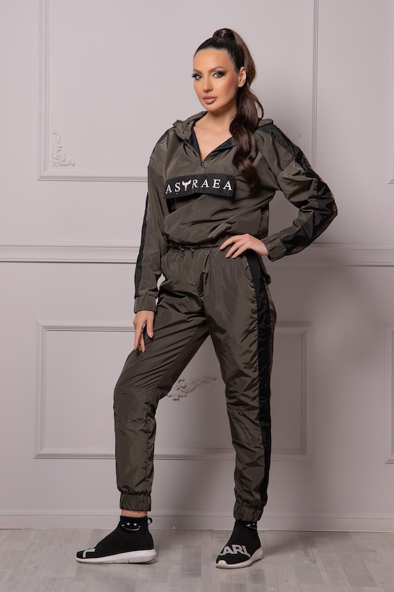 green emerald velvet dress Women's Emerald Green Pants