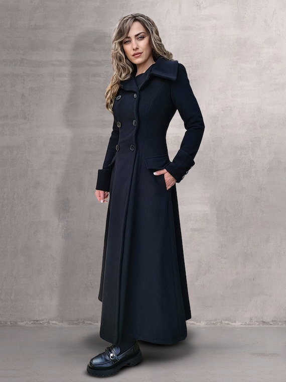 Stylish Double Breasted Coat With Side Pockets & Sleeve Cuffs