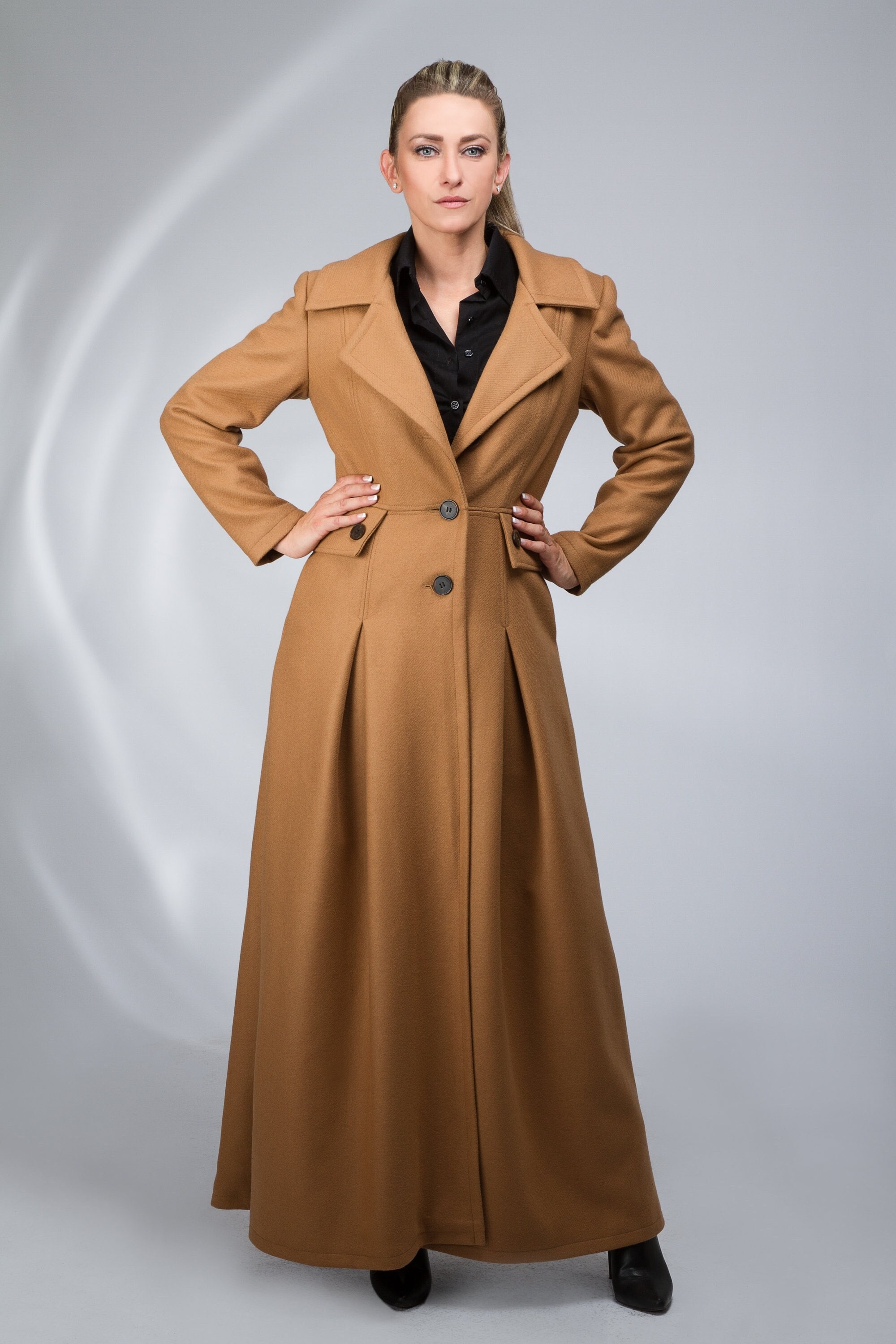 ジャケット・アウター Camel Cashmere Double Breasted Long Coat Camel double-breasted coat in cashmere cloth, white, woman | Lardini