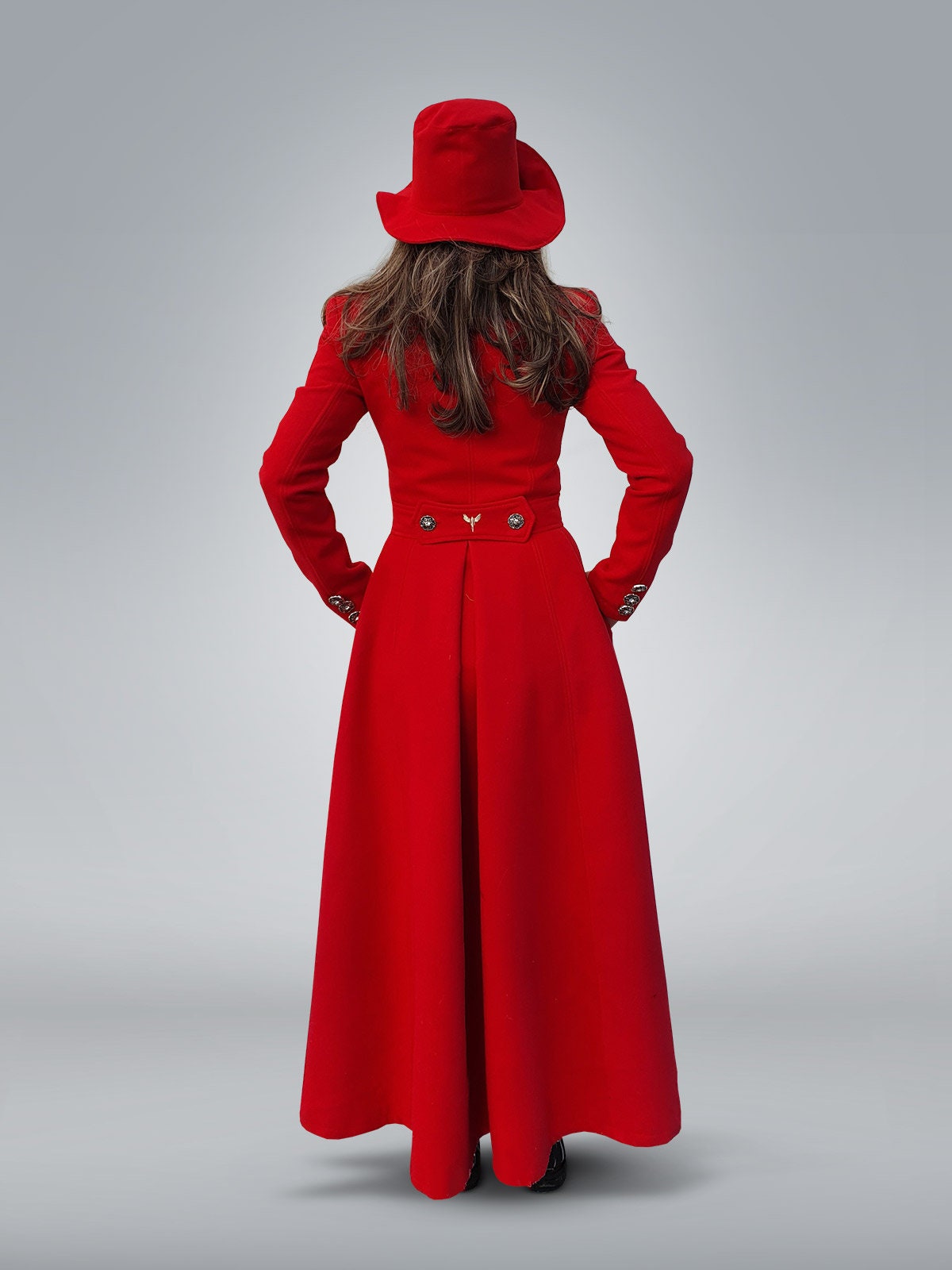How the Trench Coat Became the Trench Ball Gown. And Skirt. And Corset. -  WSJ