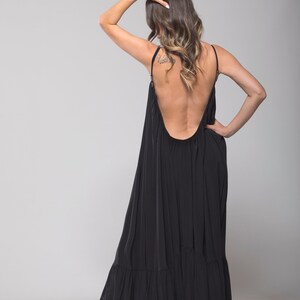 Open Back Maxi Kleid, schwarzes Sommerkleid, Oversize Strandkleid, fließendes rückenfreies Kleid, Vintage inspiriertes Plus Size Kleid, Boho Kleid Bild 2