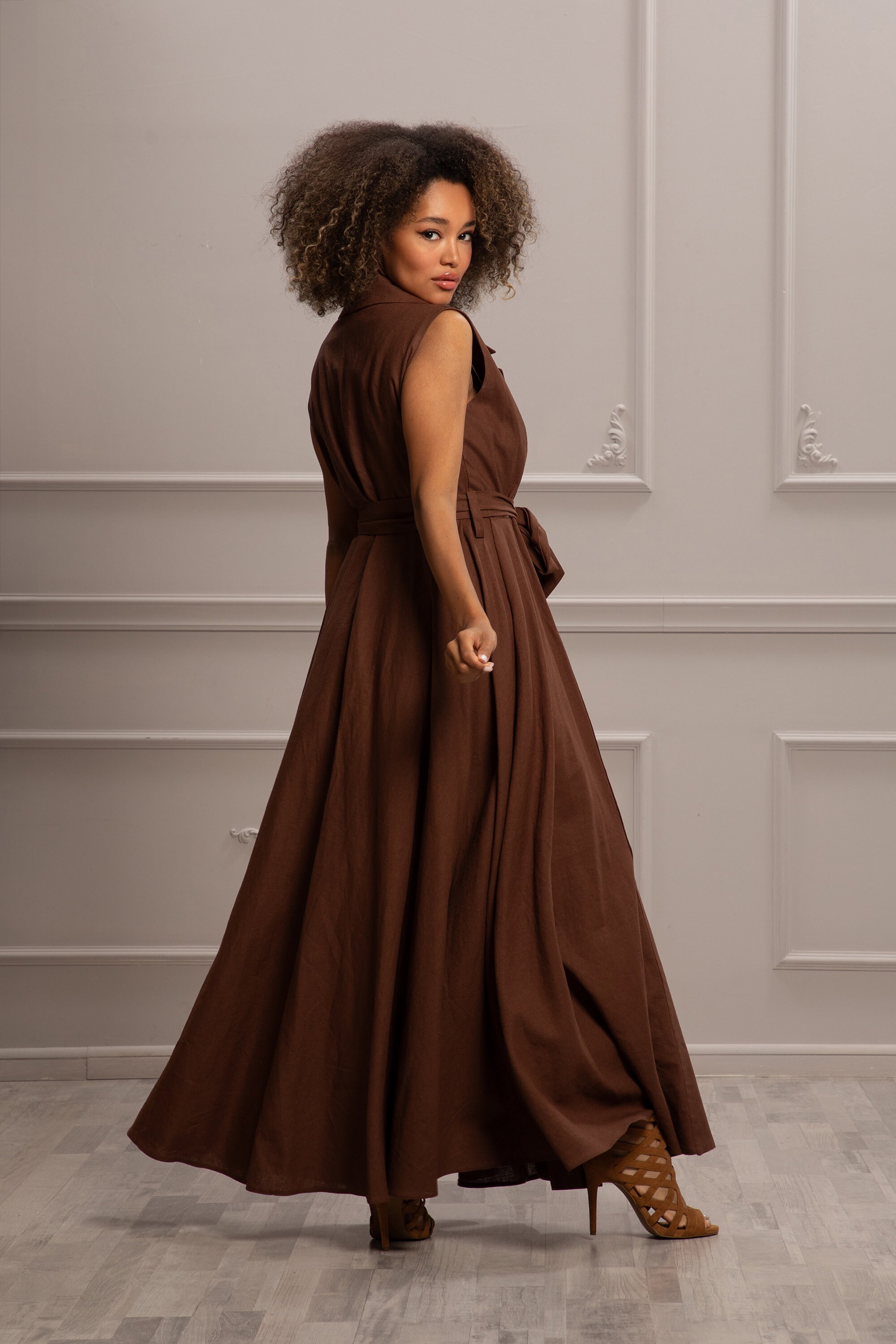 brown wedding guest dress Annalise Floral Formal Maxi Dress- Bust 35 (88 cm) Mac Duggal Women's Sleeveless Mesh