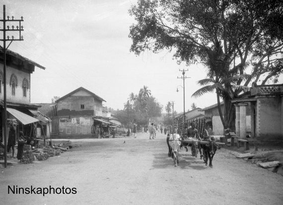 Mysore Street Scene, India - Vintage Photo Reproduction by James Dearden Holmes - Historical Photo