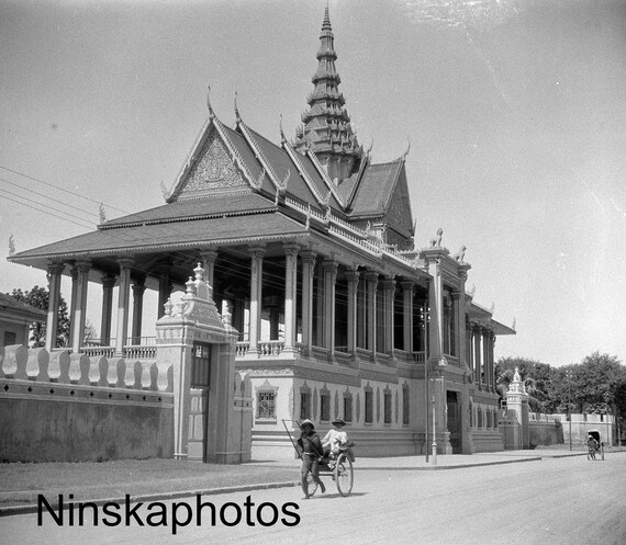 Phnom Penh - Cambodia - Rickshaw near Royal Palace - 1925 - Fine Art Antique Photo Print - BNW - Vintage Photo - Photography