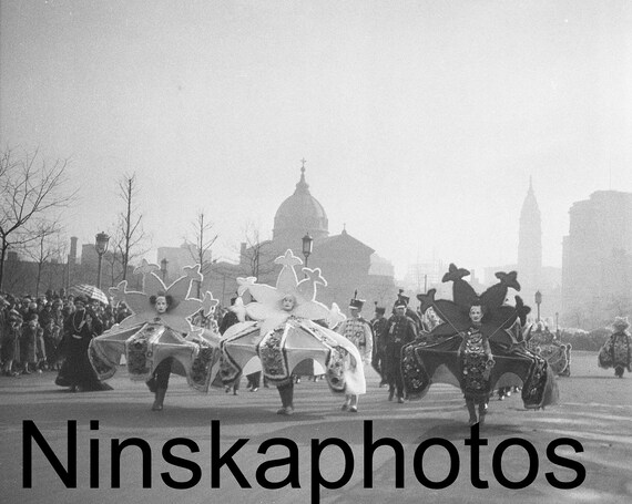 Philadelphia 1927 Mummer's Parade, Floral Figures, Pennsylvania, United States, 1920s antique photo reprint, vintage photography