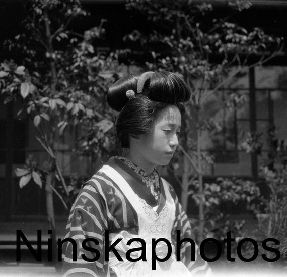 Beautiful Japanese Maid Portrait, 1920s Tokyo, Japan, Black & White Photography, 1920s antique photo reprint - Japanese Women