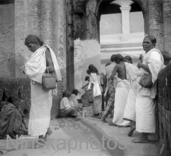 1920s Kandy, Ceylon, Sri Lanka, Beggars at The Temple of the Tooth Sri Dalada Maligawa by J. Dearden Holmes, 1920s antique photo reprint