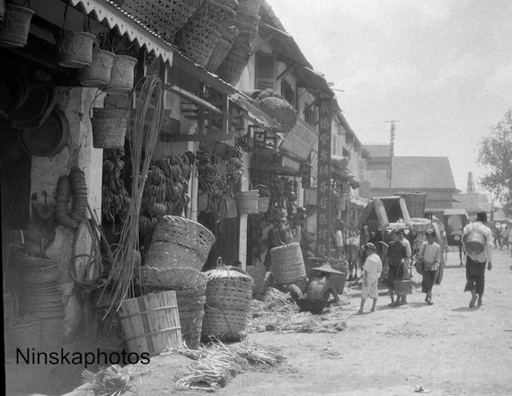 Rochore Road, Singapore - Chinese Fruit Shops - Vintage Photo Reproduction by James Dearden Holmes - Historical Photo