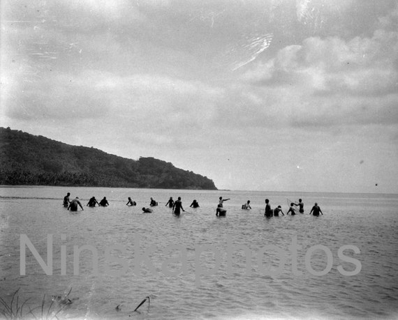 Hauling the Fishing Net In, Apia, Samoa, 1920s Antique Photo Reprint, Wall  Decor, Home Decor, Black and White Photography, Samoan Art 