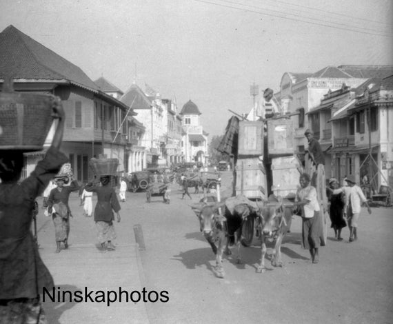 Surabaya Street Scene - Java, Indonesia - 1925 - Fine Art Antique Photo Print - BNW - Vintage Photo - 3082