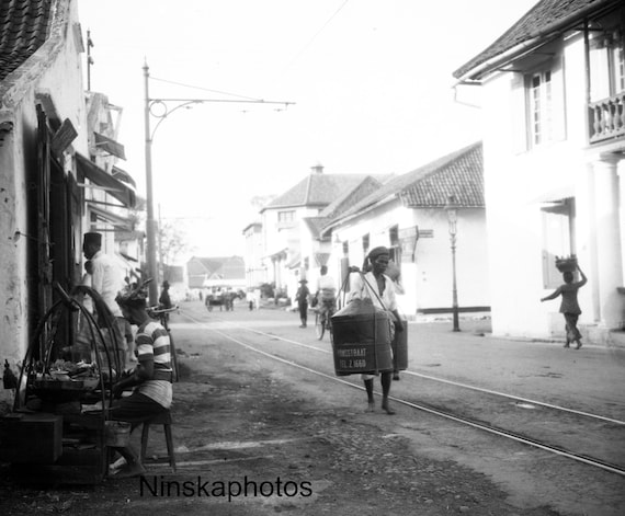 Surabaya Street Scene - Java, Indonesia - 1925 - Fine Art Antique Photo Print - BNW - Vintage Photo - 3094