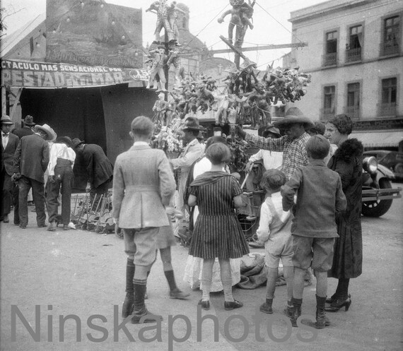 Mexico City, Selling Judas Puppets, Easter, Catholicism 1920s antique photo reprint, Local History, Vintage Photo, Mexico, Photo History