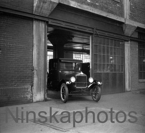 Ford Model T fresh off the assembly line at the Ford Factory Highland Park, Detroit, Michigan, 1926 antique photo reprint, Vintage Car