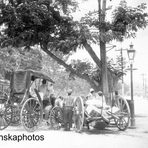 1920er Pferde und Wagen an einem Wassertrog, Kingston, Jamaika, Straßenszene Fotografie, 1920er Jahre antiker Fotoabdruck, Vintage Foto