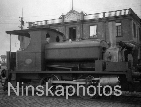 Goods Engine made by Thomas Green & Son, Callao Harbour Dock, Peru, 1920s antique photo reprint, railway engine, locomotive, Vintage Train