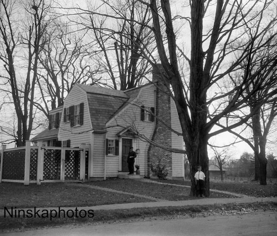 Lexington, Massachusetts - A picturesque house - United States, 1926 - Fine Art Antique Photo Print - Vintage Photo - 6929