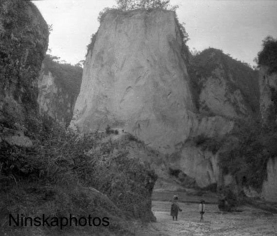 Gathering Stones to repair Road in Karbouwengat - Sumatra, Indonesia - 1925 - Fine Art Antique Photo Print - BNW - Vintage Photo - 3345