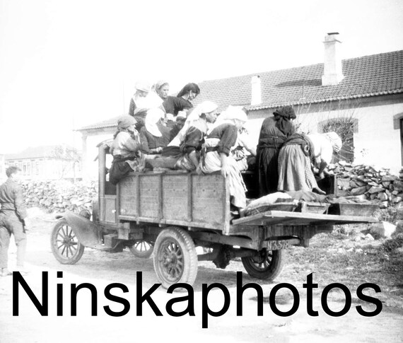 Truckload of Workers from Sardine Fishery in Leixoes, by J. Dearden Holmes, 1920s antique photo reprint, Portugal History, Fisherwomen