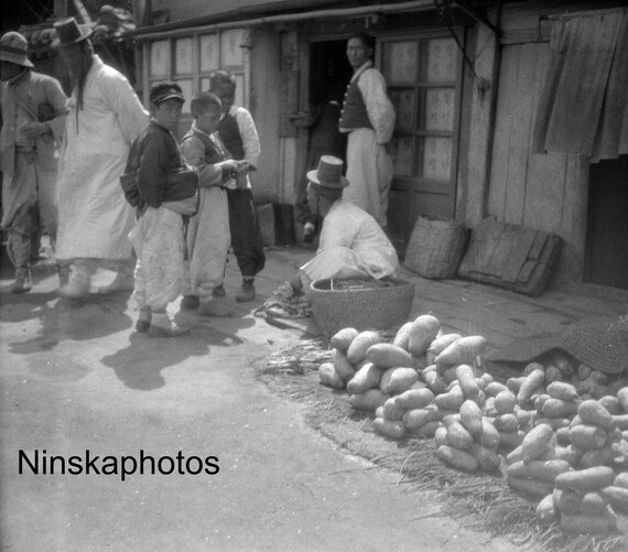 1920s Seoul Street Scene, South Korea - 1920s antique photo reproduction, Vintage Photography BNW