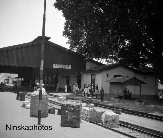 Railway Station in Kertosono - Java, Indonesia - 1925 - Fine Art Antique Photo Print - BNW - Vintage Photo - 3134
