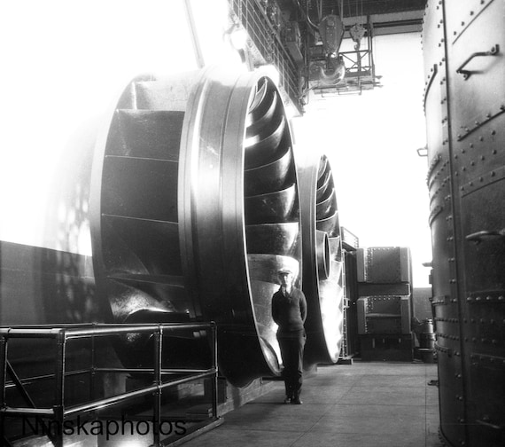 Turbine at the Power House, Niagara Falls (Adams Power Plant?) - United States 1926 - Fine Art Antique Photo Print - Vintage Photo - 6718
