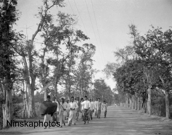 Islamic Funeral Procession in Tosari - Java, Indonesia - 1925 - Fine Art Antique Photo Print - BNW - Vintage Photo - 3132