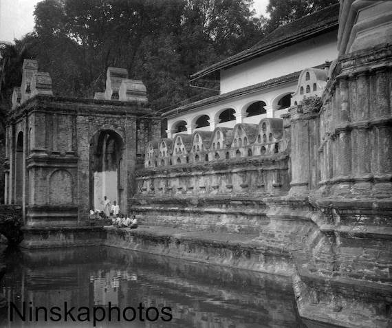 1920s Kandy, Ceylon, Sri Lanka, Worshippers at The Temple of the Tooth Sri Dalada Maligawa by J. Dearden Holmes, 1920s antique photo reprint
