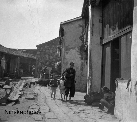 1920s Kowloon Street Scene, Hong Kong - China Antique Photo Reproduction - Vintage Photography - Black and White