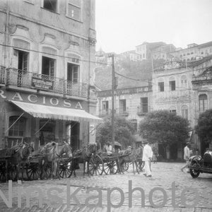 Salvador, Bahia, Brasilien, Straßenszene - Pferde und Wagen und Automobile, 1920er Jahre antiker Fotoabdruck, Nordbrasilien, Brasilianische Geschichte