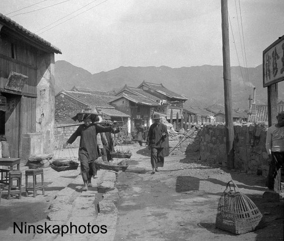 1920s Kowloon Street Scene, Hong Kong - China Antique Photo Reproduction - Vintage Photography - Black and White