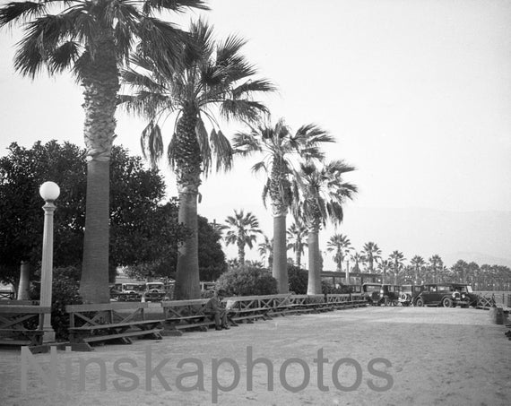 1920s Santa Barbara Promenade, California, United States, 1920s antique photo reprint, black and white photo, Street Scene, CA