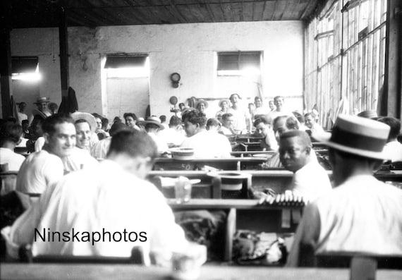 1920s Corona Cigar Factory - Rolling Cigars by Hand - Cuba Antique Photo Reproduction - Vintage Photography - Black and White