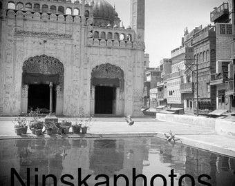 Lahore, Pakistan, The Golden Mosque, by J. Dearden Holmes, 1920s antique photo reprint, Wall Decor, Local History, Islam, Masjid