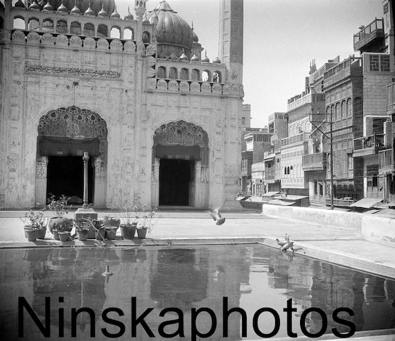 Lahore, Pakistan, The Golden Mosque, by J. Dearden Holmes, 1920s antique photo reprint, Wall Decor, Local History, Islam, Masjid