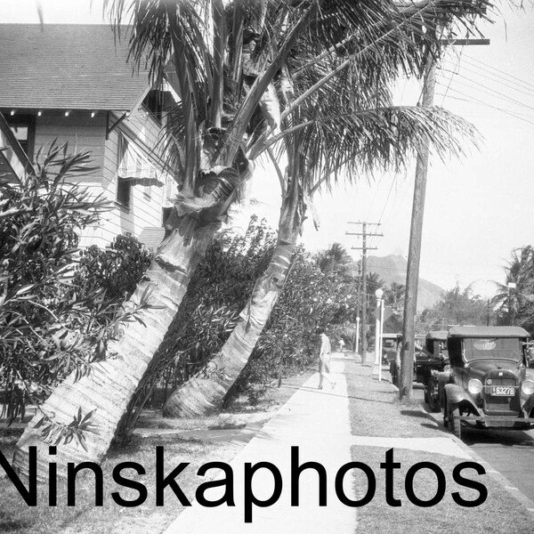 Honolulu Street Scene near Waikiki Beach, Hawaii, United States, 1920s antique photo reprint - Wall Decor - Local History