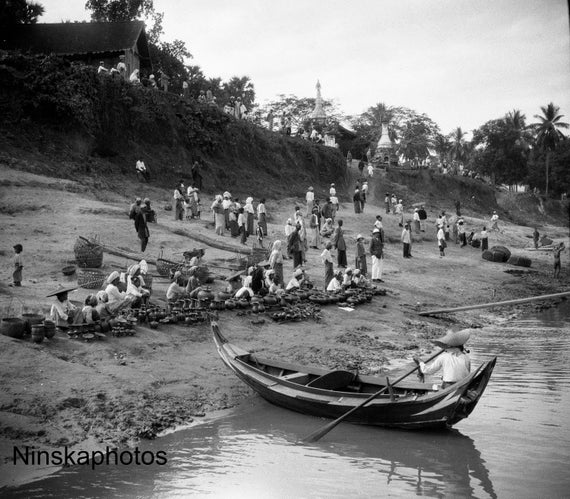 1920s Pottery Sellers on Shwegu Beach, Burma, Myanmar Antique Photo Reproduction - Vintage Photography - Black and White