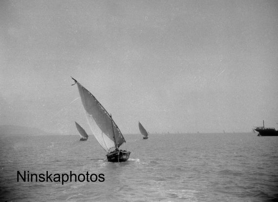 Crossing to Elephanta Island, Bombay - Mumbai, India - Fishing - Vintage Photo Reproduction by James Dearden Holmes - Historical Photo
