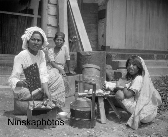 Street Cookery - Fort de Kock - Bukittinggi - Sumatra, Indonesia - 1925 - Fine Art Antique Photo Print - BNW - Vintage Photo - 3318