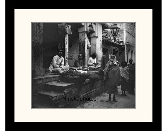 Flower Sellers in Benares, Varanasi, India Vintage Photo Reproduction by James Dearden Holmes - Historical Photography