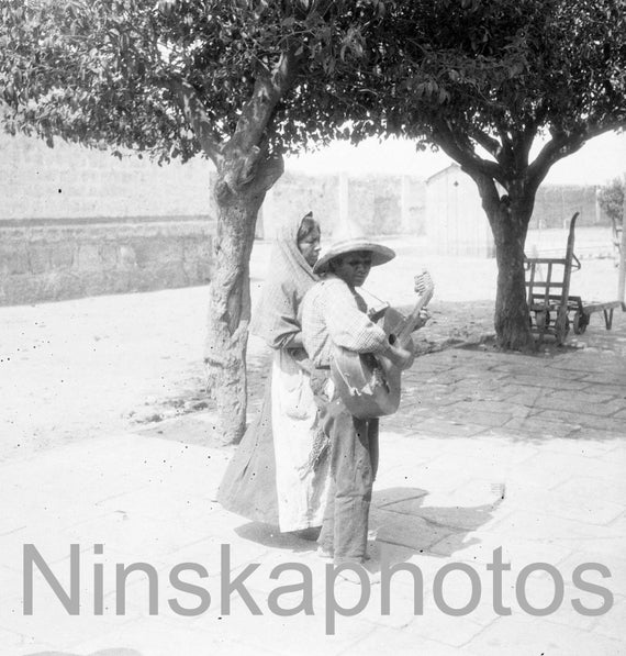 1927 Guitar Player en route to Veracruz, 1920s antique photo reprint, Vintage Photo, Mexico, Photo History, Medellin Village