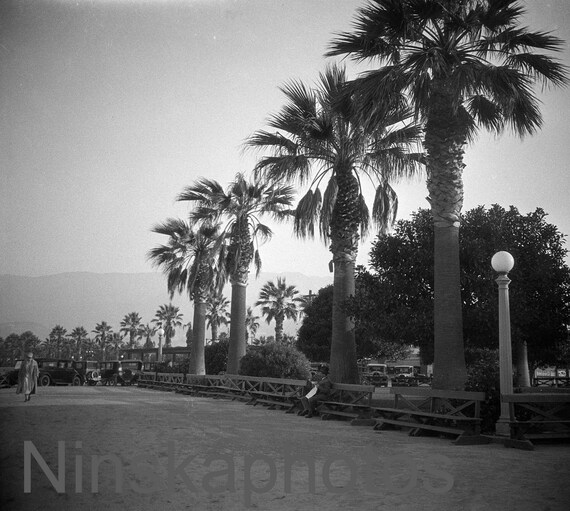 1920s Santa Barbara Promenade, California, United States, 1920s antique photo reprint, black and white photo, Street Scene, CA